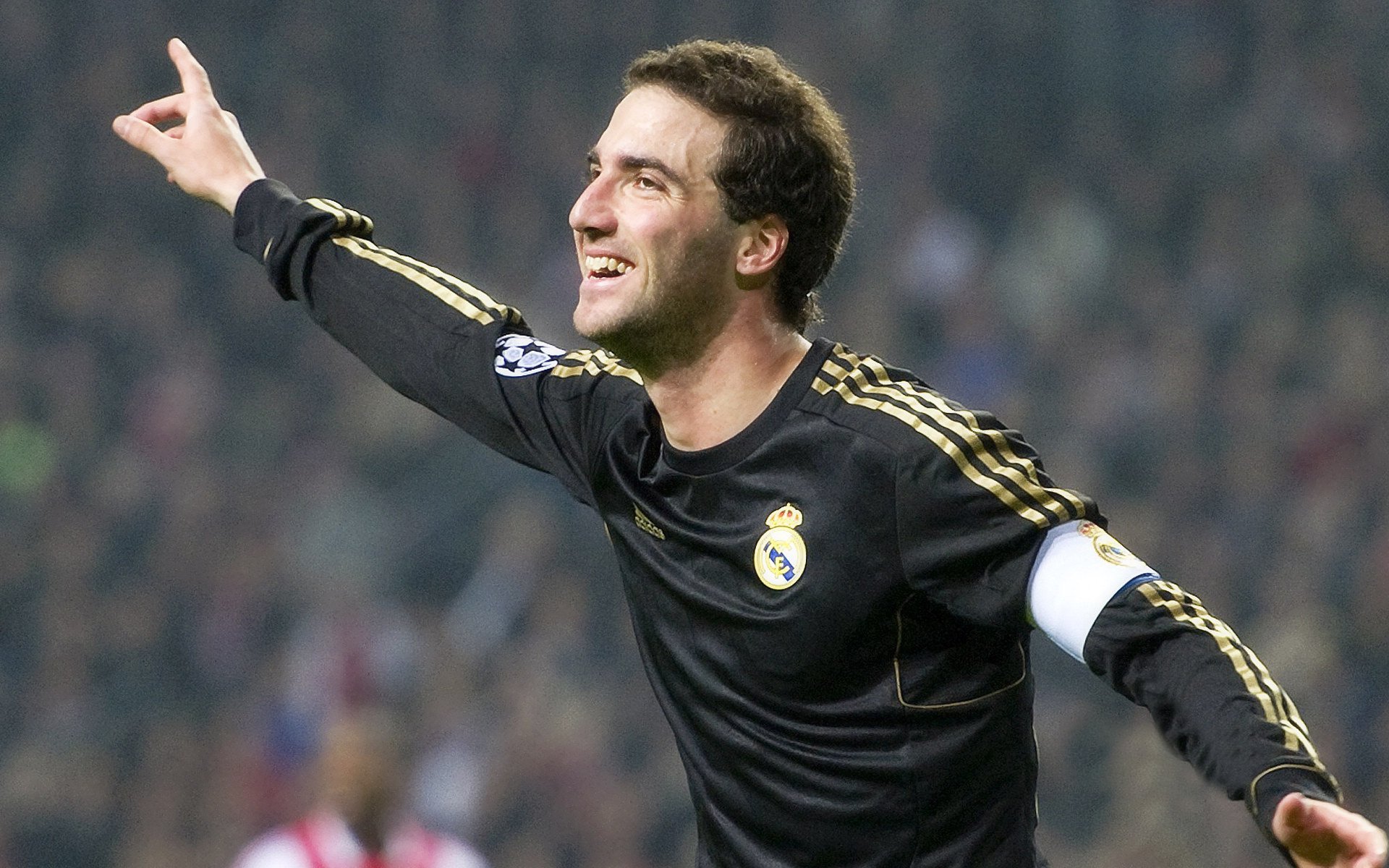 欧洲杯劲敌对抗：攻防大战中的技术展示，欧洲杯对战分析